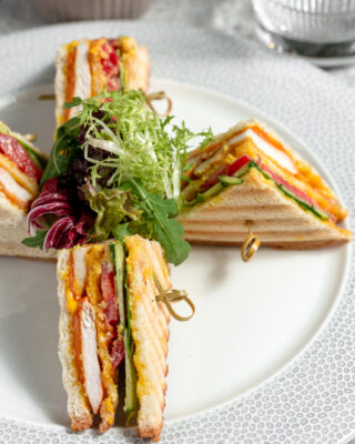 southwest-chicken-club-sandwich-kale-chef-service