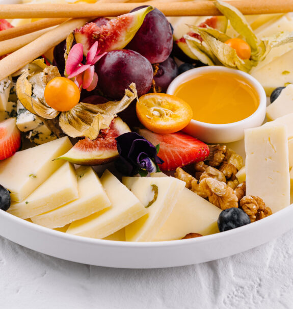 gourmet-cheese-board-delivery-scottsdale-kale-chef-service